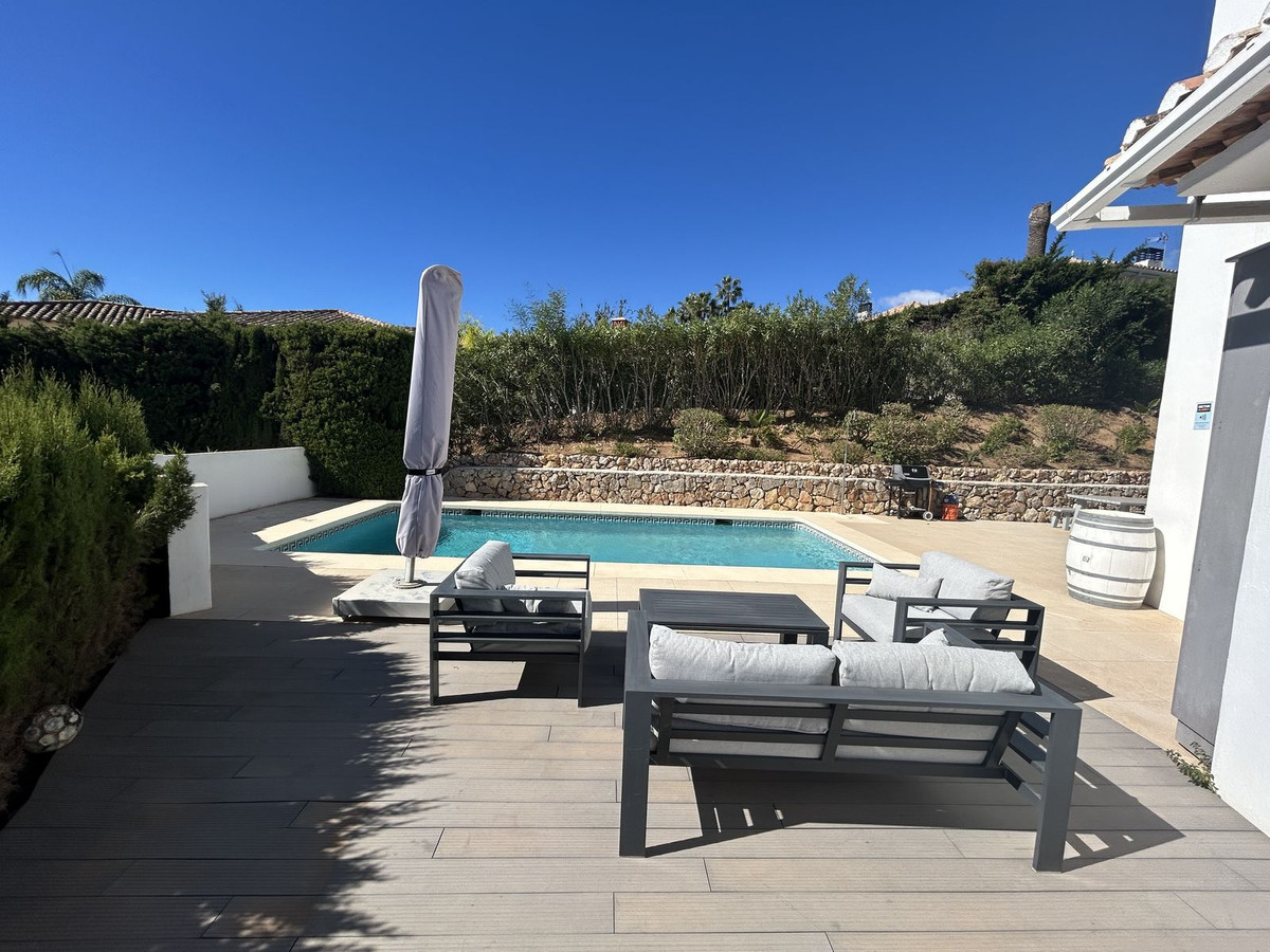 5 Bed Townhouse for sale in Elviria Costa Del Sol, Málaga, Spain