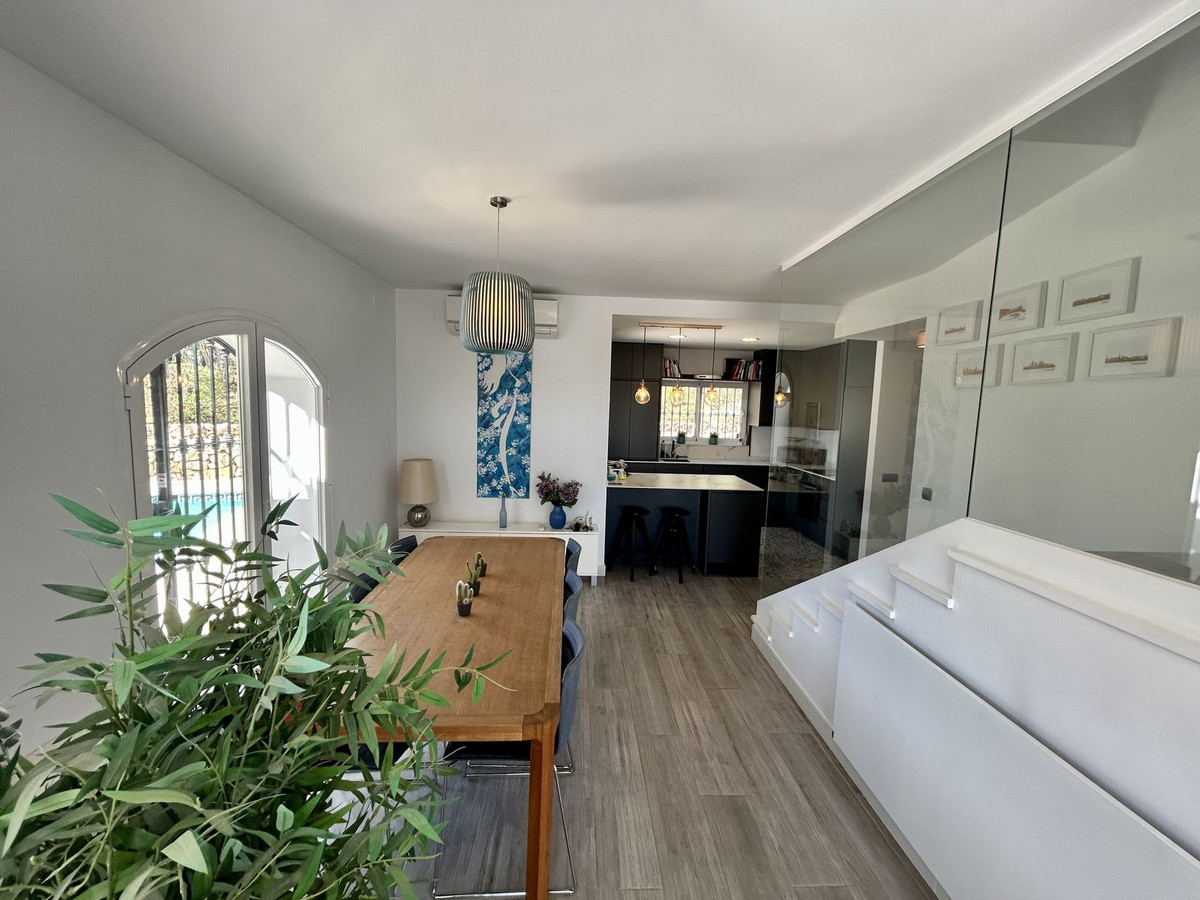 5 Bed Townhouse for sale in Elviria Costa Del Sol, Málaga, Spain