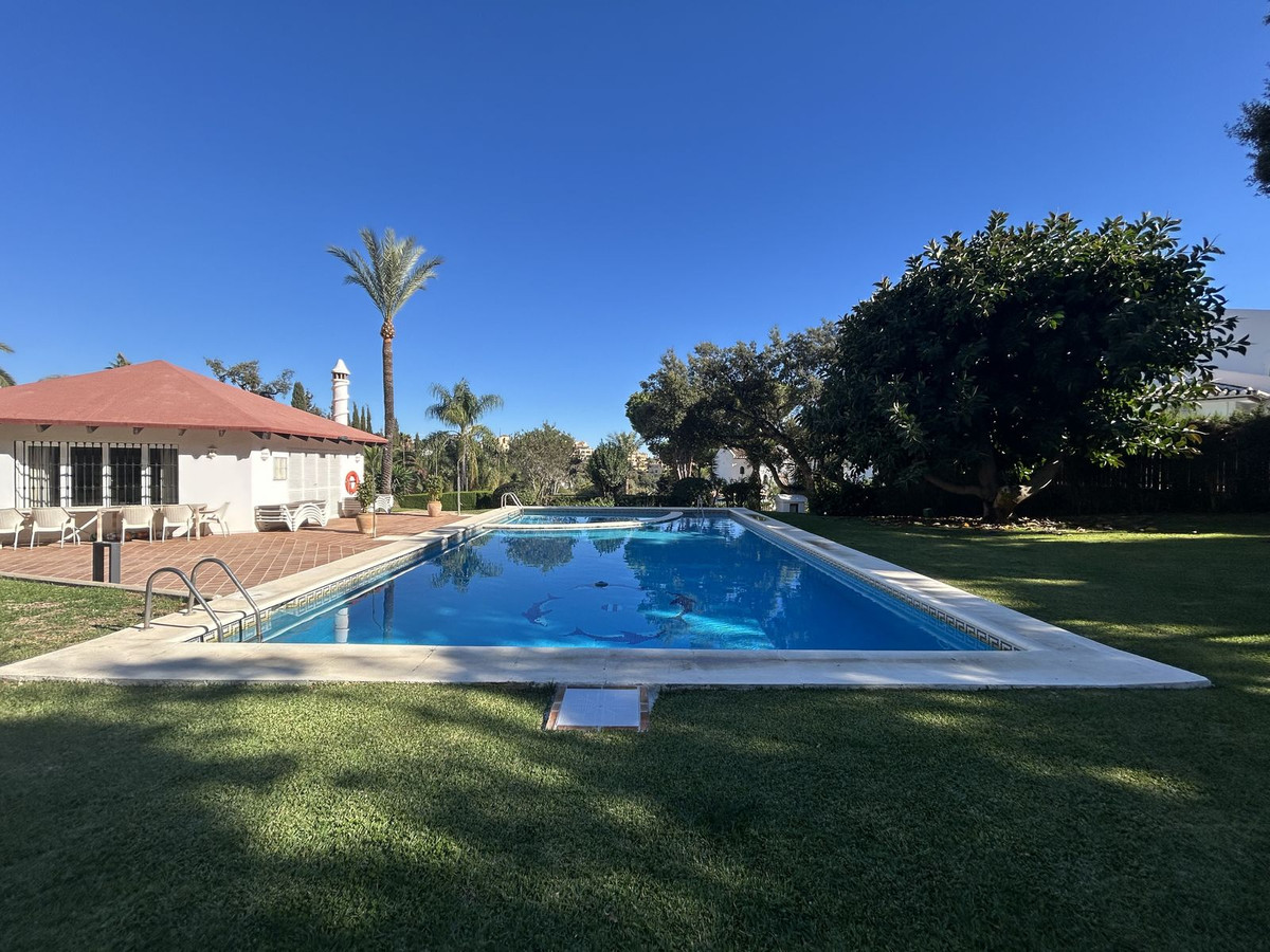 5 Bed Townhouse for sale in Elviria Costa Del Sol, Málaga, Spain