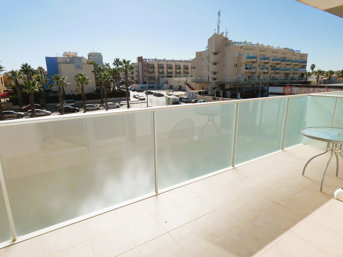 Se vende Apartamento Planta Media de 4 dormitorios en Costa Blanca, Alicante, España