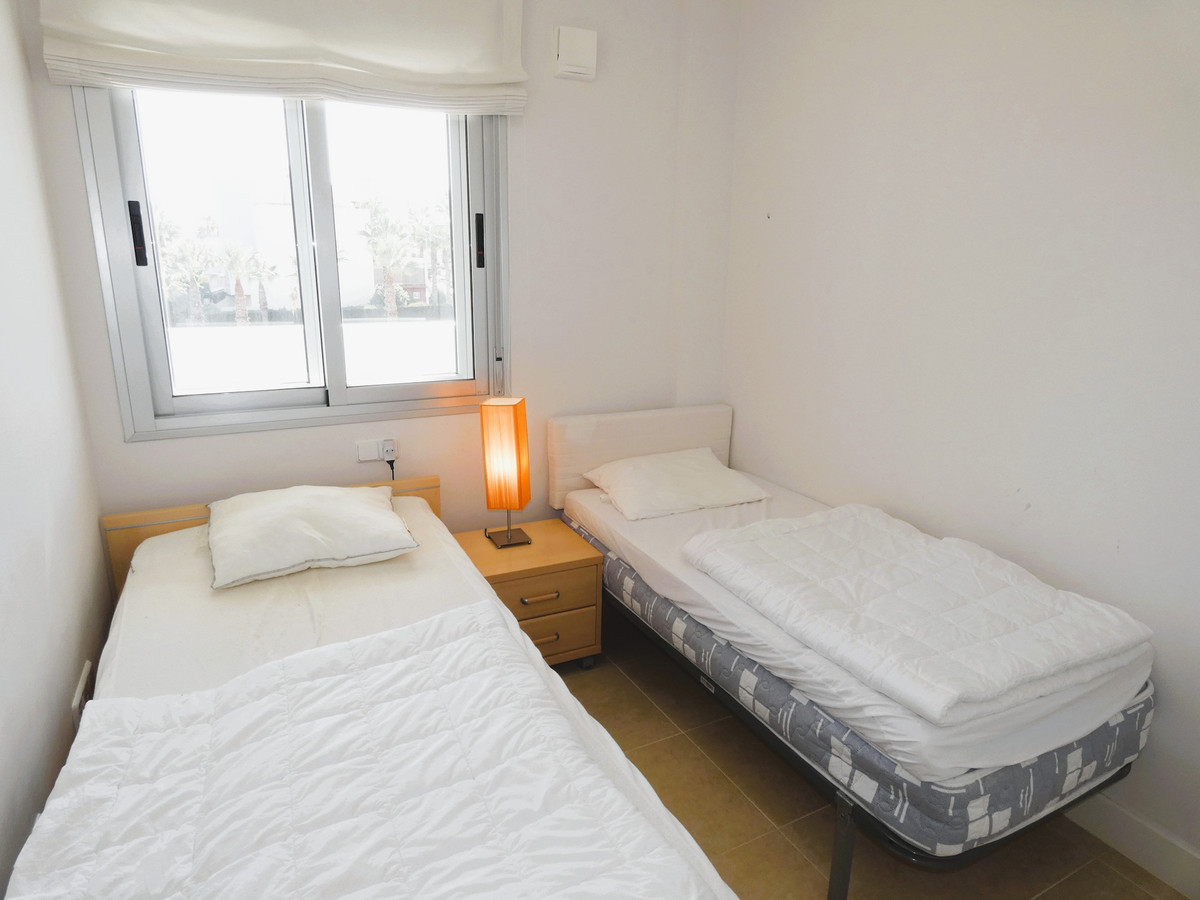 Se vende Apartamento Planta Media de 4 dormitorios en Costa Blanca, Alicante, España