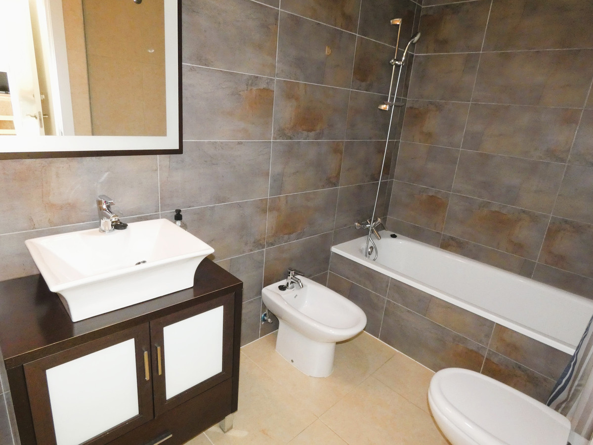 Se vende Apartamento Planta Media de 4 dormitorios en Costa Blanca, Alicante, España