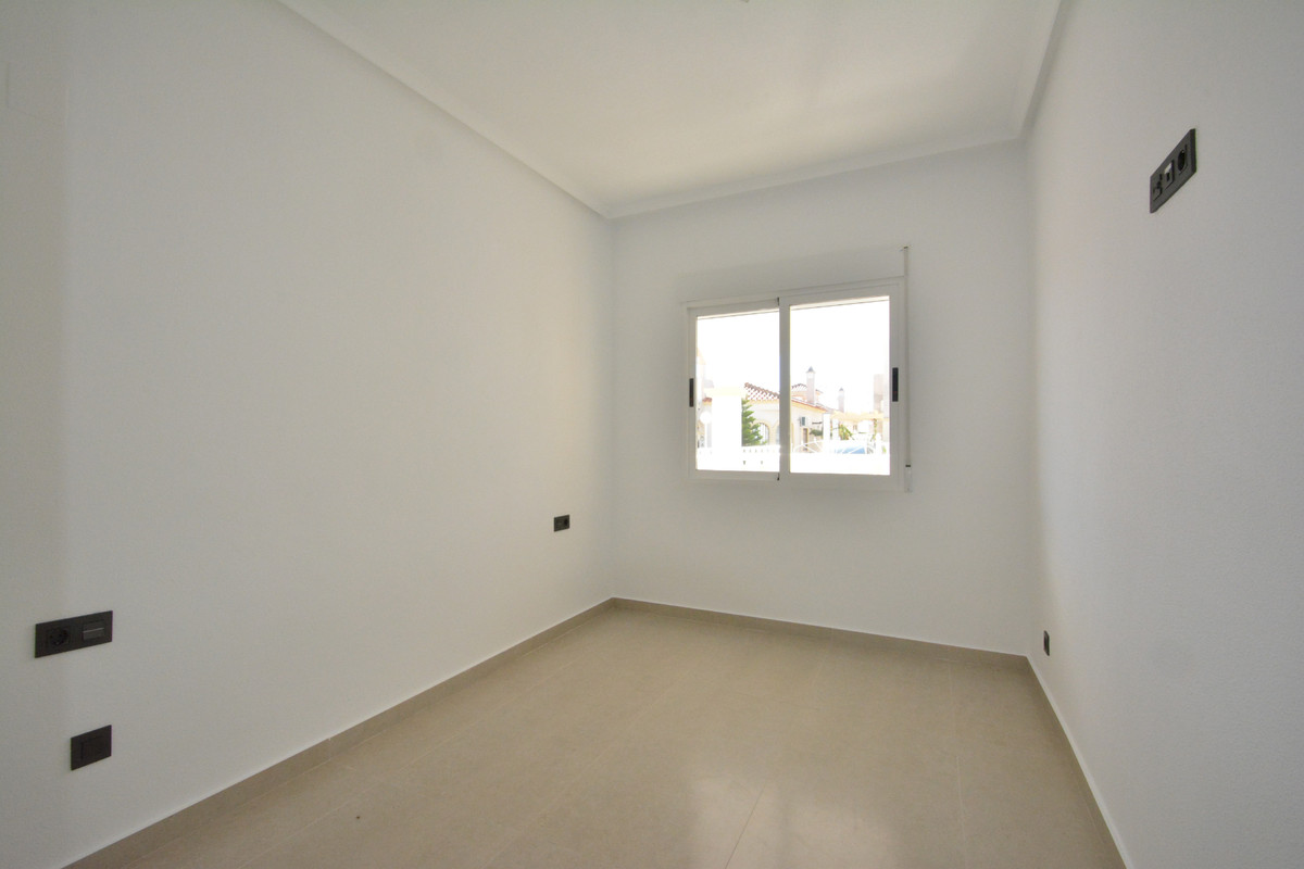 Se vende Villa - Chalet de 2 dormitorios en Costa Blanca, Alicante, España