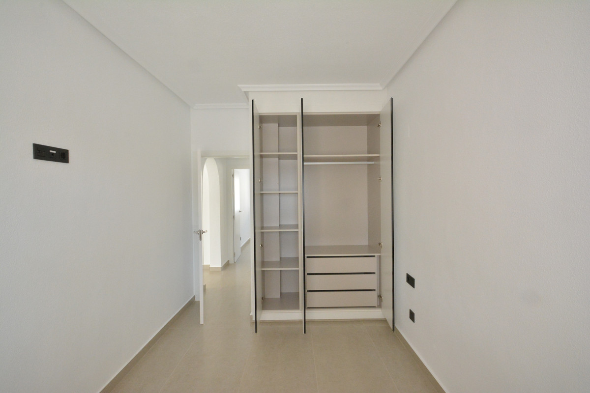 Se vende Villa - Chalet de 2 dormitorios en Costa Blanca, Alicante, España