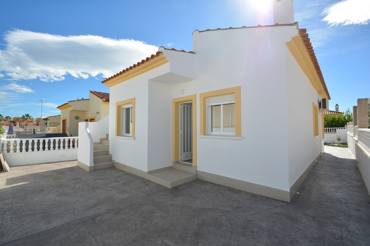 Se vende Villa - Chalet de 2 dormitorios en Costa Blanca, Alicante, España