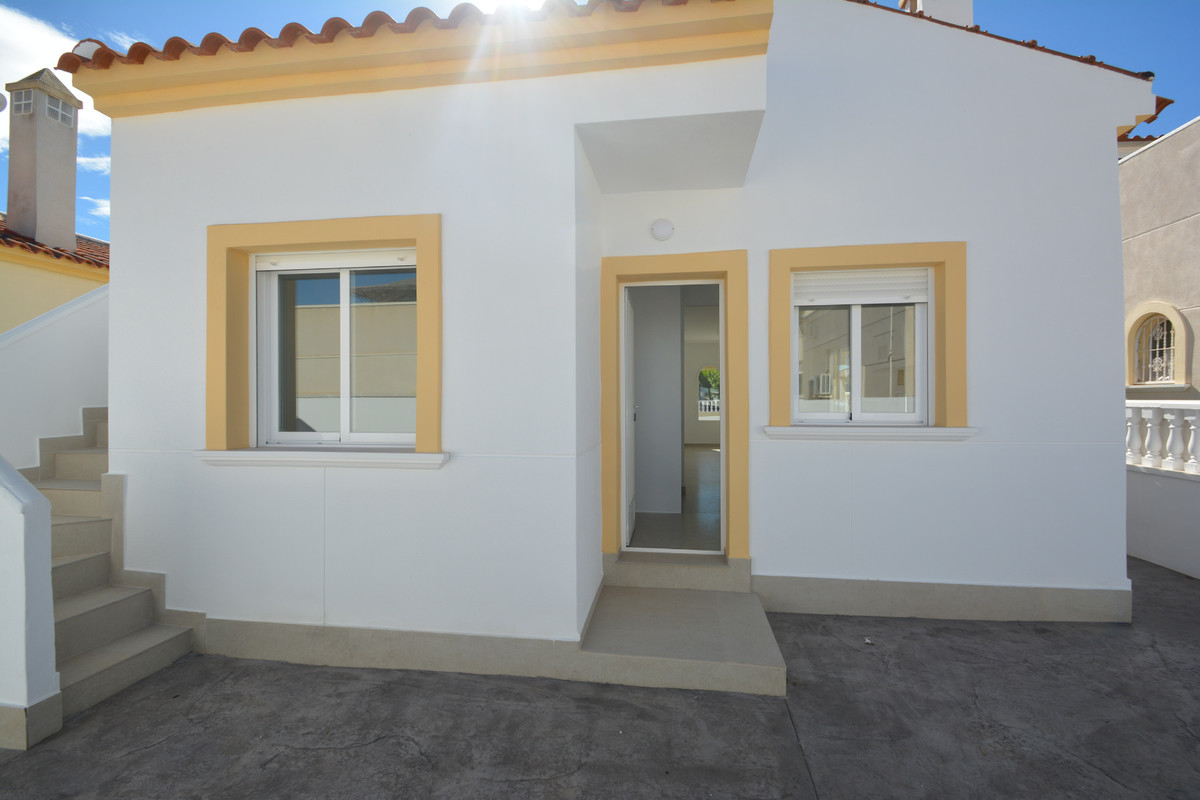 Se vende Villa - Chalet de 2 dormitorios en Costa Blanca, Alicante, España