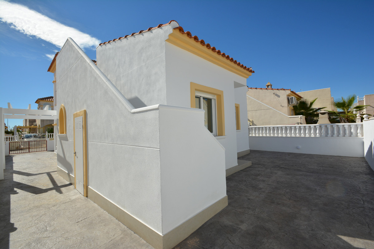 Se vende Villa - Chalet de 2 dormitorios en Costa Blanca, Alicante, España