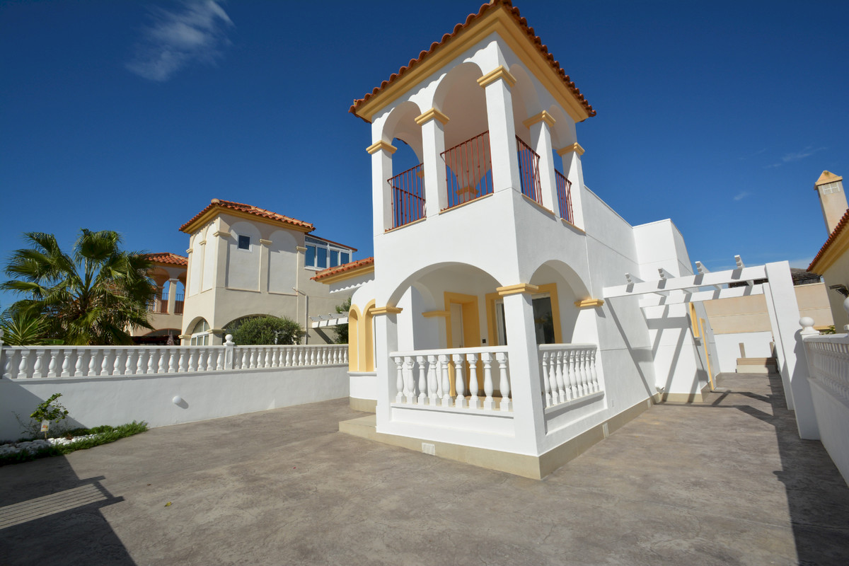 Se vende Villa - Chalet de 2 dormitorios en Costa Blanca, Alicante, España