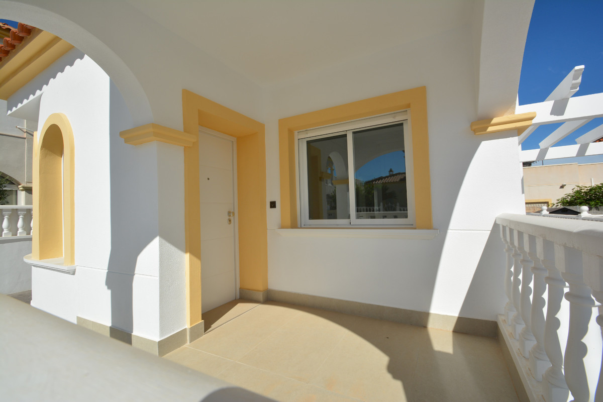 Se vende Villa - Chalet de 2 dormitorios en Costa Blanca, Alicante, España