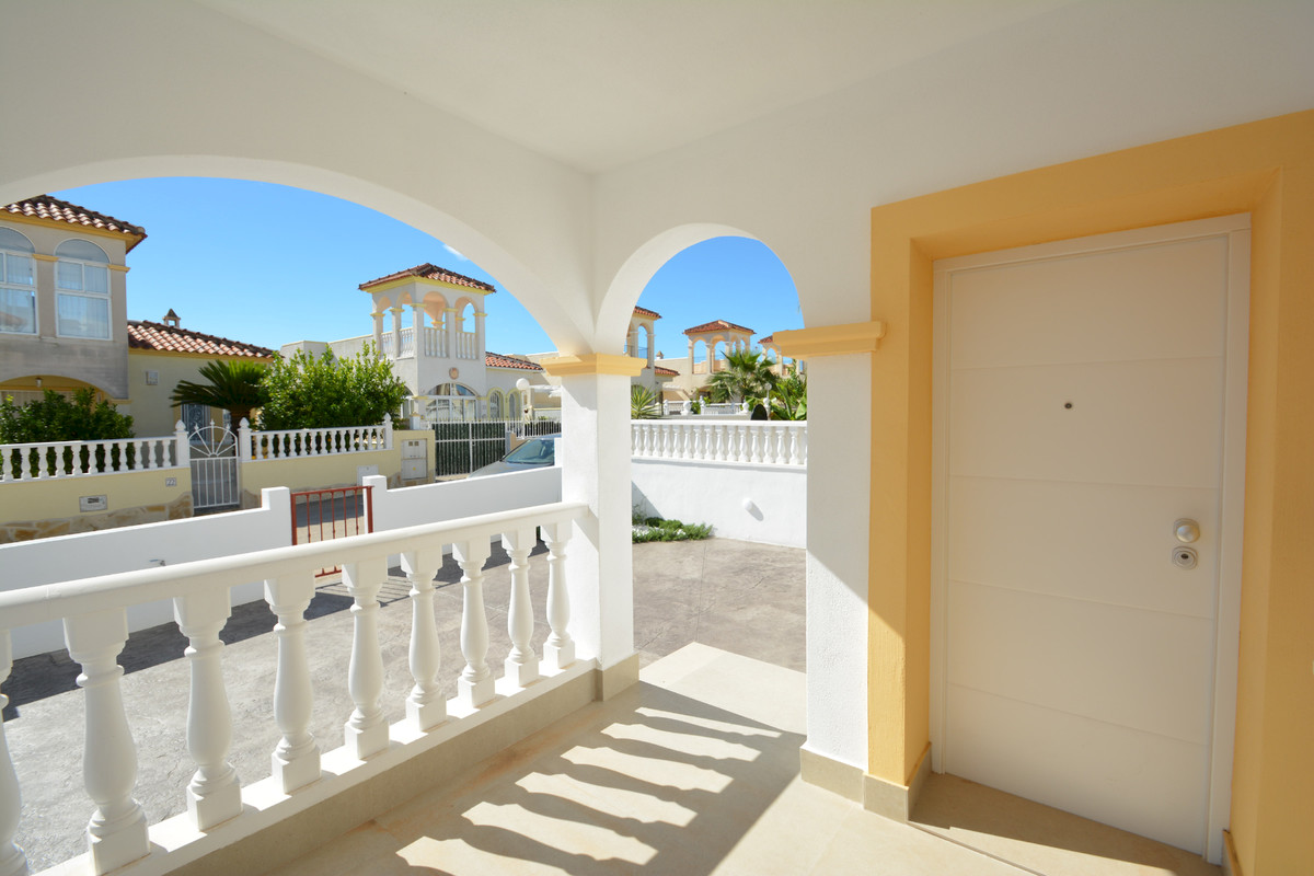 Se vende Villa - Chalet de 2 dormitorios en Costa Blanca, Alicante, España