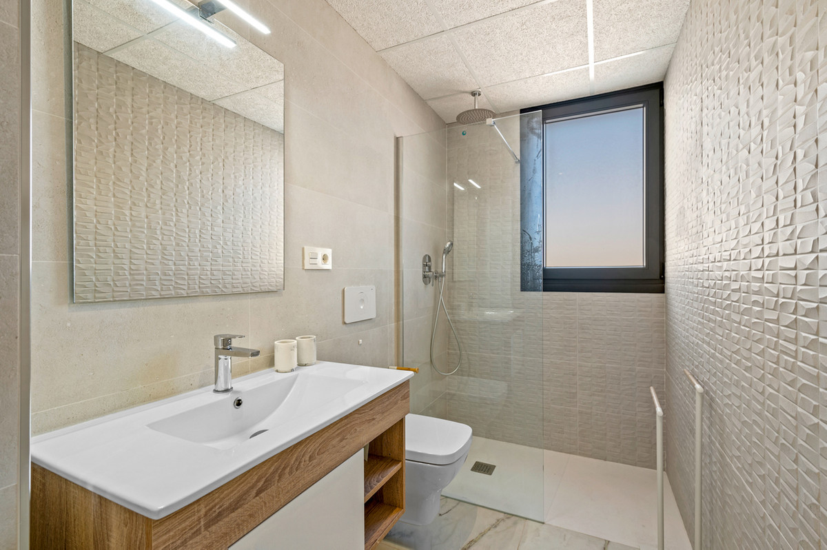 2 Bed Apartment for sale in Villamartin Costa Blanca, Alicante, Spain