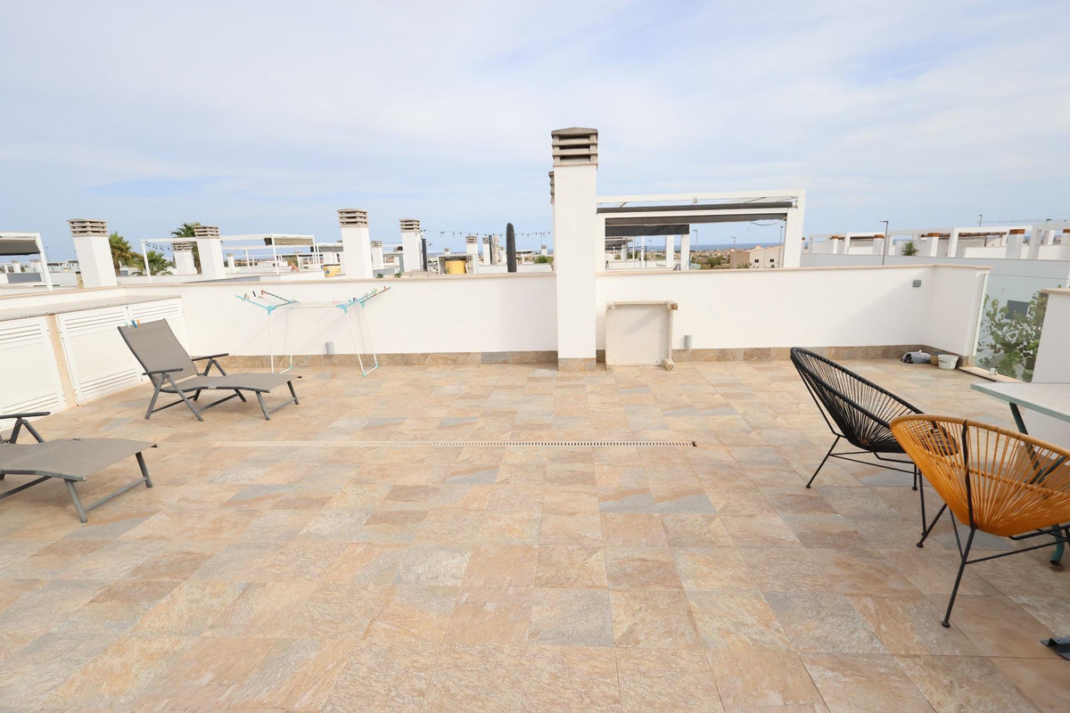 Se vende Bungalow de 2 dormitorios en Costa Blanca, Alicante, España