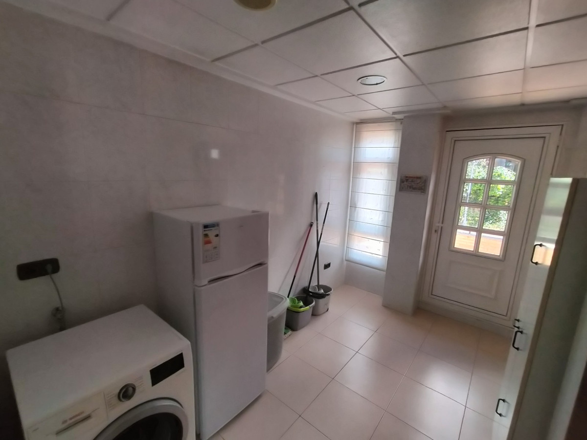 Se vende Villa - Chalet de 4 dormitorios en Costa Blanca, Alicante, España