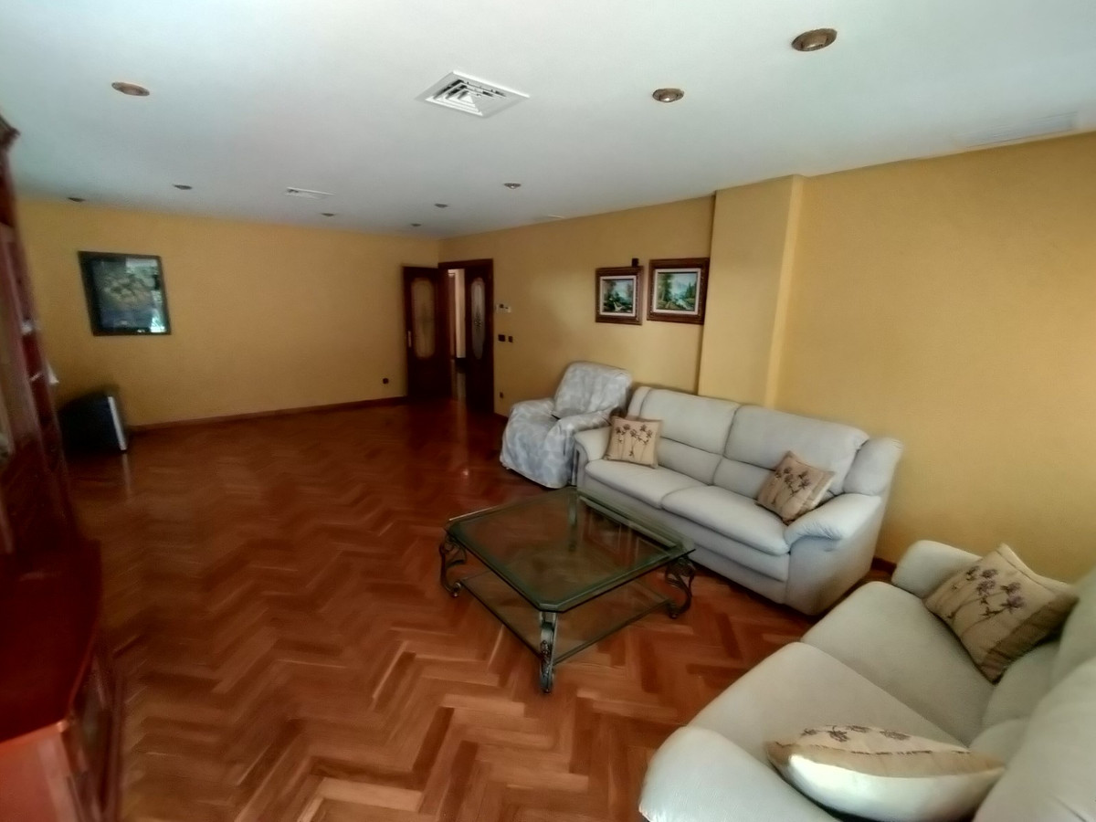 Se vende Villa - Chalet de 4 dormitorios en Costa Blanca, Alicante, España