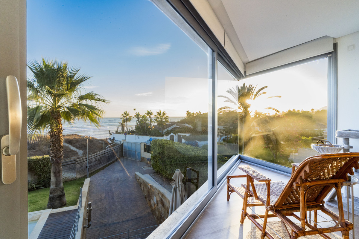 Se vende Villa - Chalet de 5 dormitorios en Costa Del Sol, Málaga, España