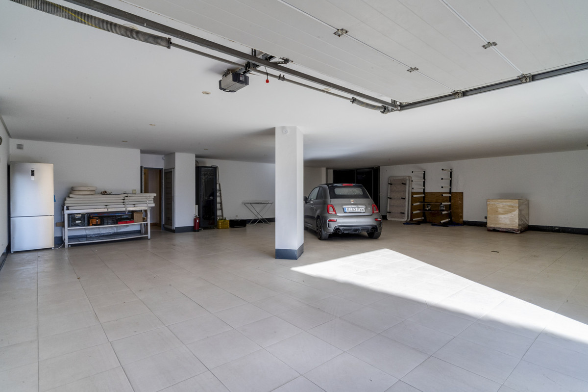 Se vende Villa - Chalet de 5 dormitorios en Costa Del Sol, Málaga, España