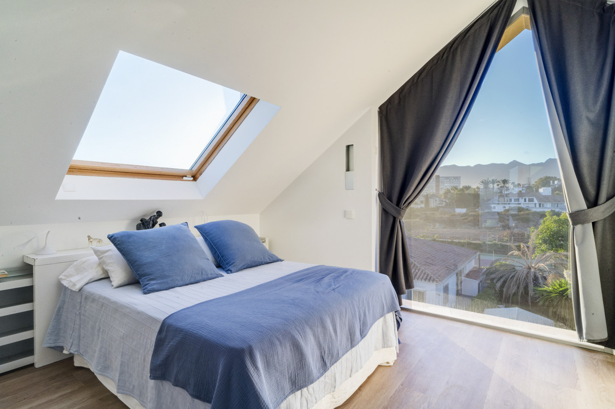 Se vende Villa - Chalet de 5 dormitorios en Costa Del Sol, Málaga, España