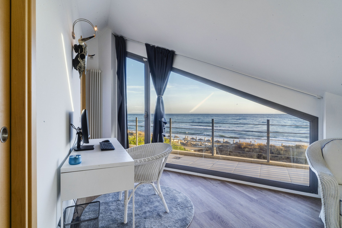 Se vende Villa - Chalet de 5 dormitorios en Costa Del Sol, Málaga, España