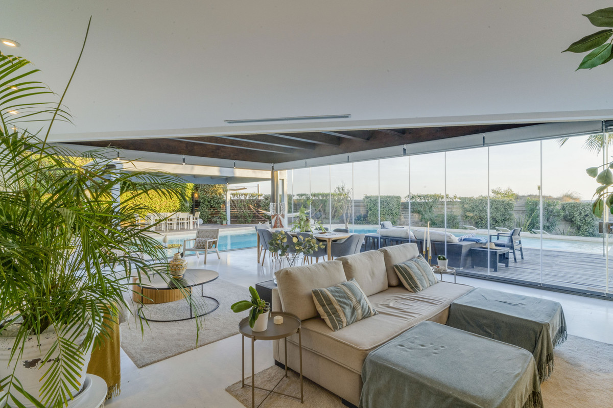 Se vende Villa - Chalet de 5 dormitorios en Costa Del Sol, Málaga, España