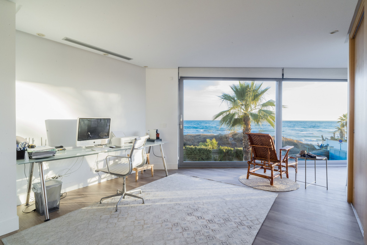Se vende Villa - Chalet de 5 dormitorios en Costa Del Sol, Málaga, España