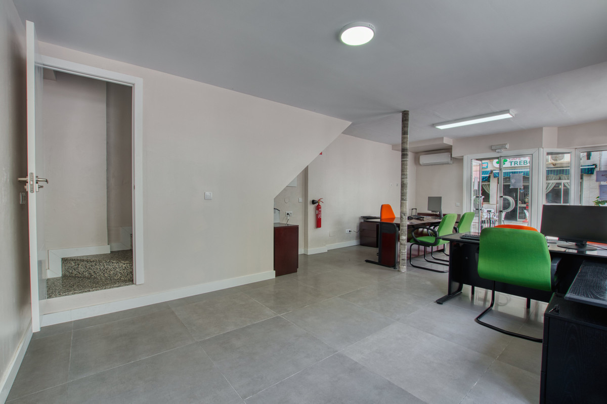 Se vende Local comercial de 1 dormitorios en Costa Del Sol East, Málaga, España
