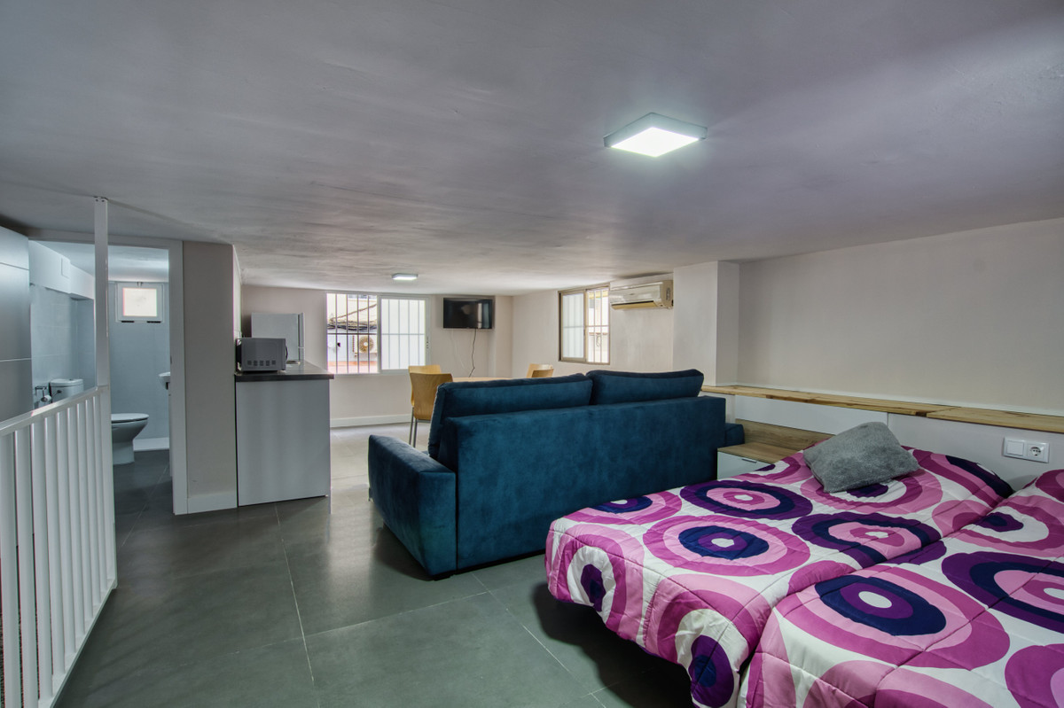 Se vende Local comercial de 1 dormitorios en Costa Del Sol East, Málaga, España
