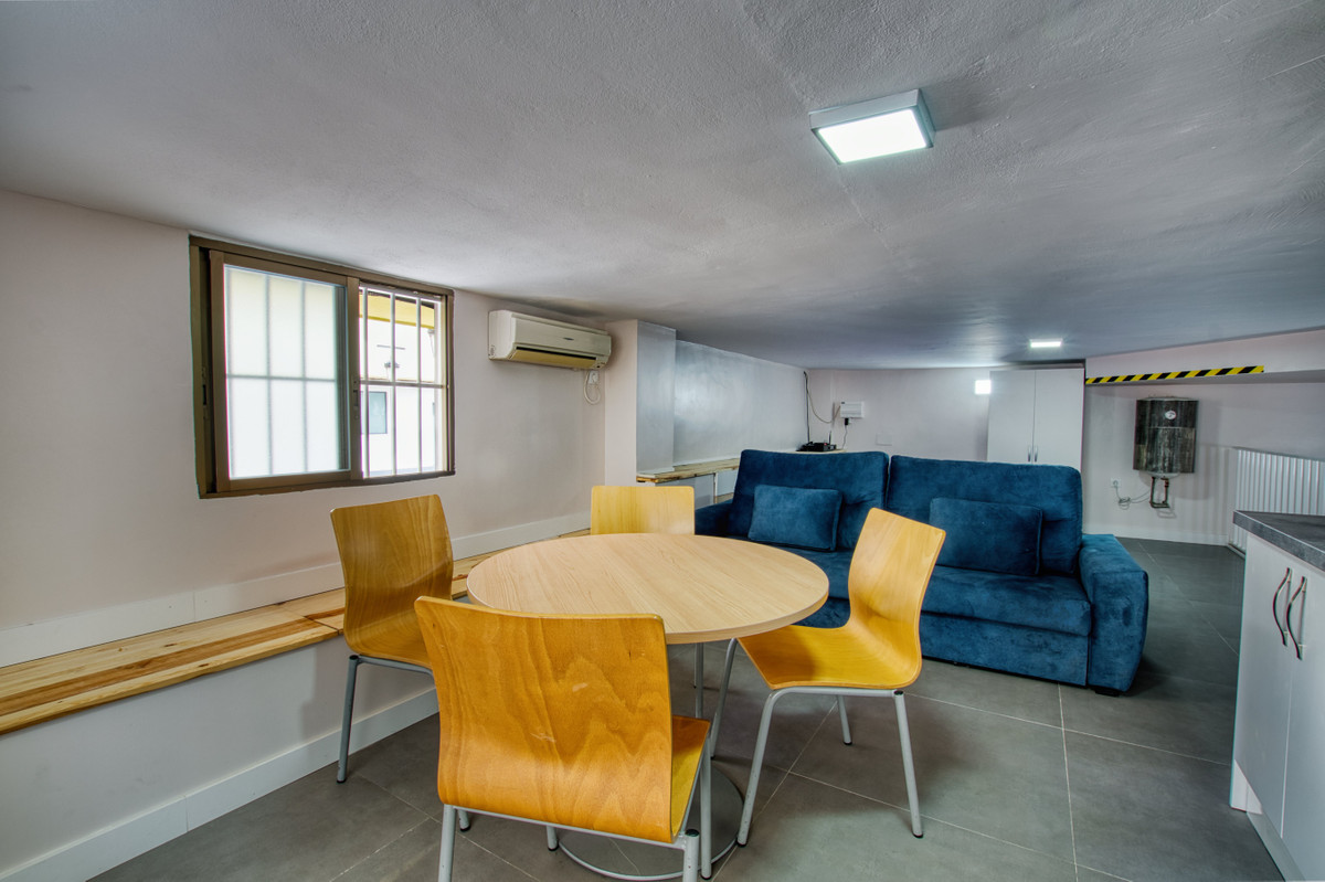 Se vende Local comercial de 1 dormitorios en Costa Del Sol East, Málaga, España