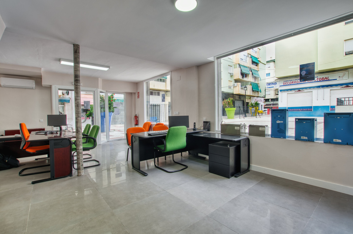 Se vende Local comercial de 1 dormitorios en Costa Del Sol East, Málaga, España