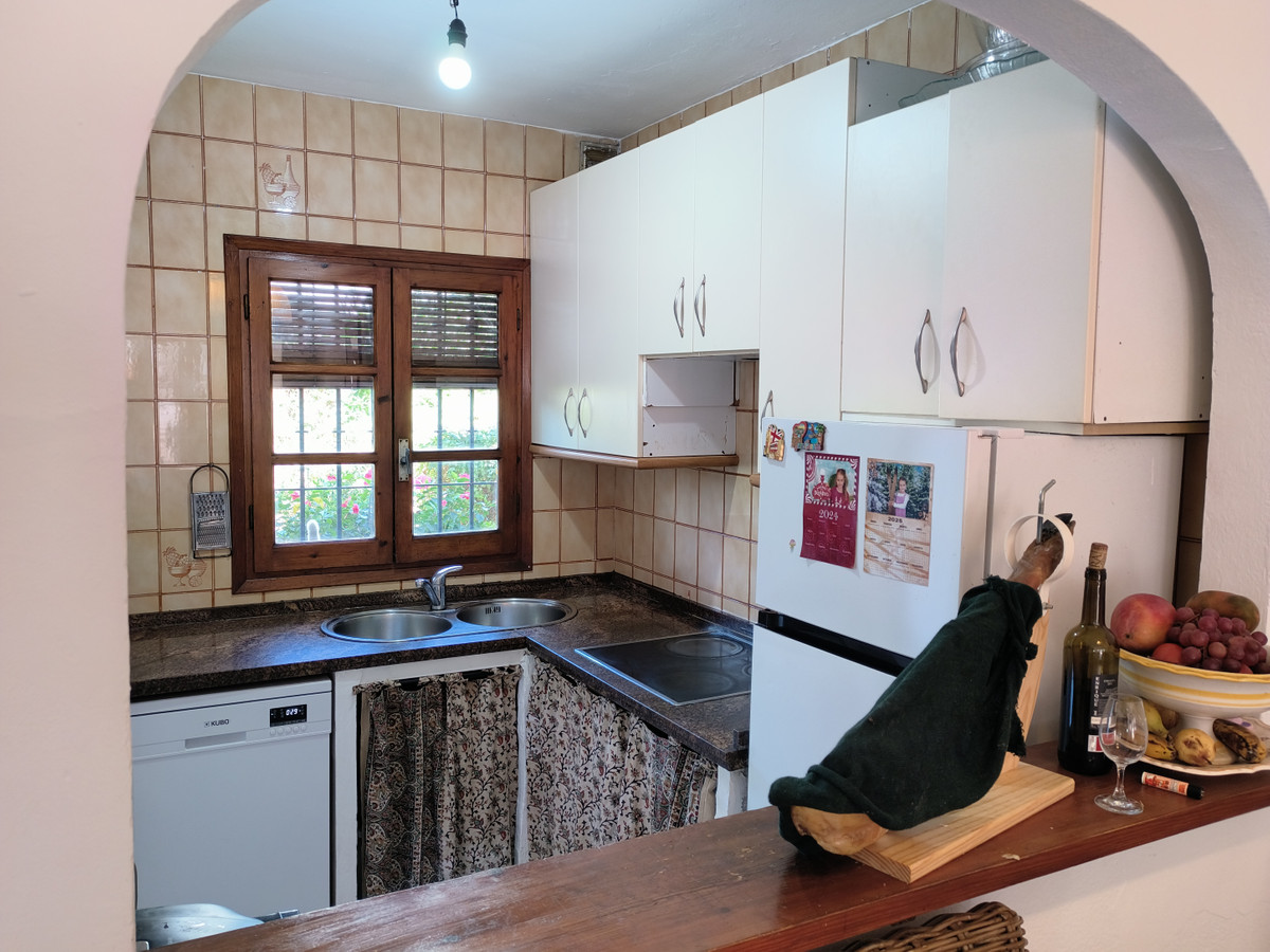 2 Bed Townhouse for sale in Elviria Costa Del Sol, Málaga, Spain