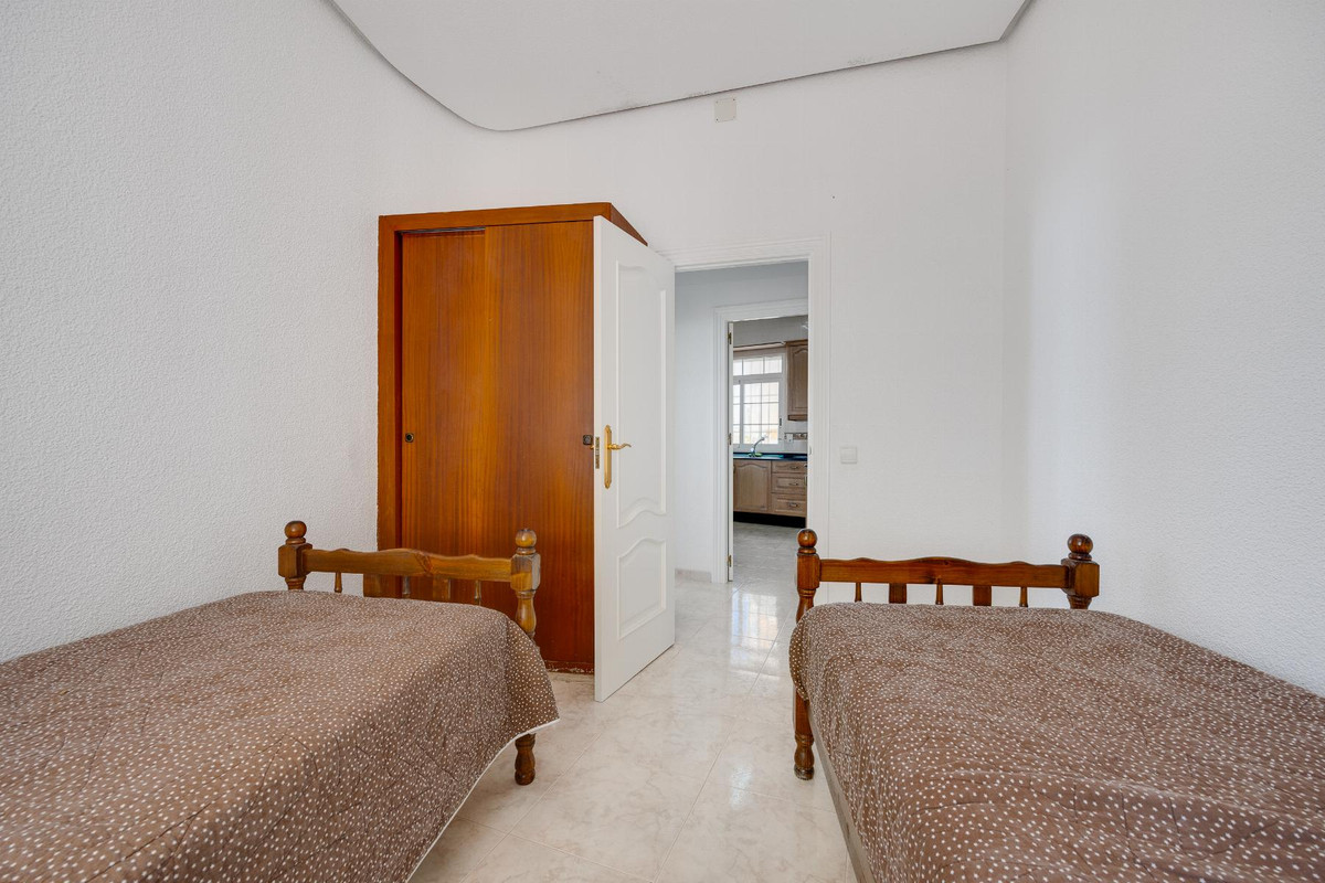 4 Bed Apartment for sale in Torrevieja Costa Blanca, Alicante, Spain