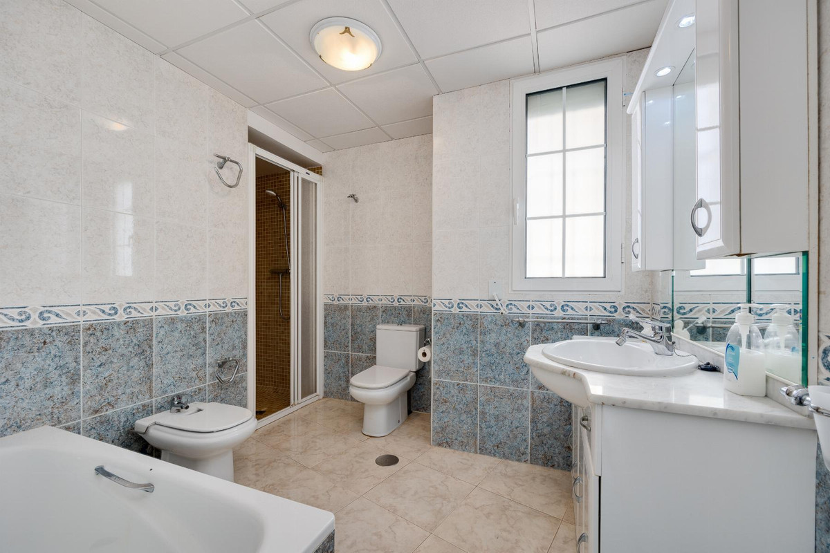 4 Bed Apartment for sale in Torrevieja Costa Blanca, Alicante, Spain