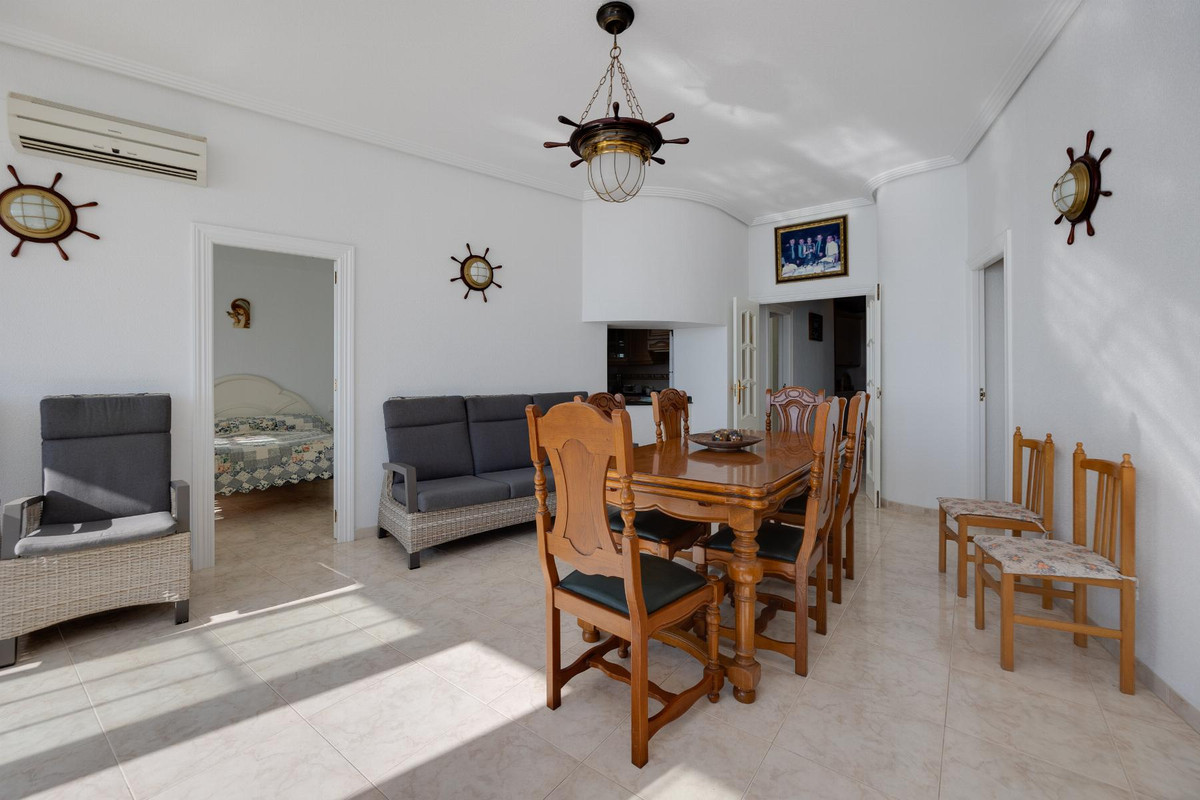 4 Bed Apartment for sale in Torrevieja Costa Blanca, Alicante, Spain