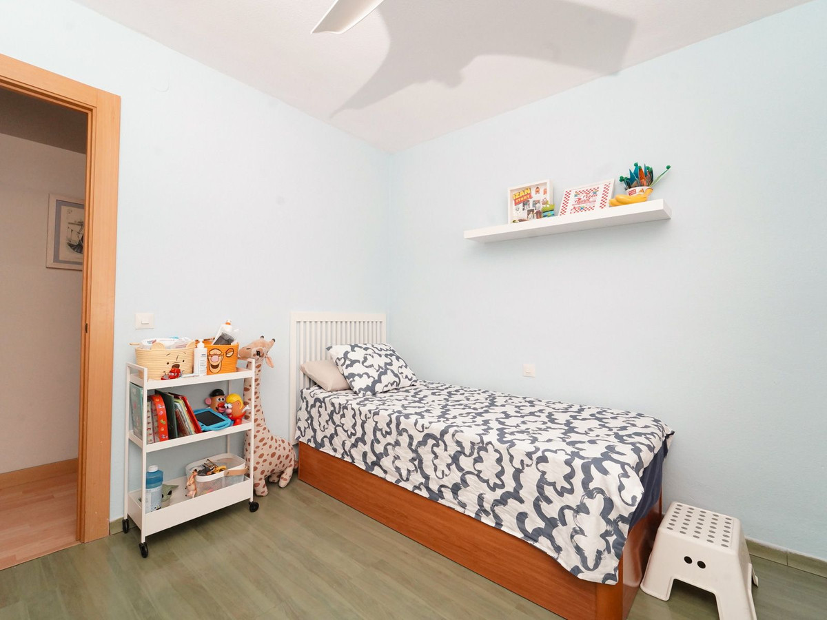Se vende Apartamento Planta Media de 4 dormitorios en Costa Del Sol, Málaga, España