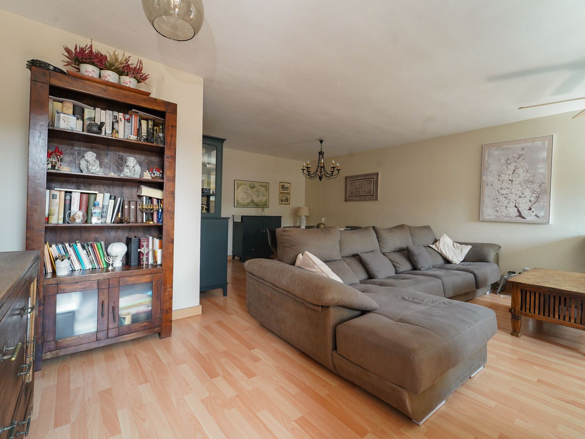 Se vende Apartamento Planta Media de 4 dormitorios en Costa Del Sol, Málaga, España