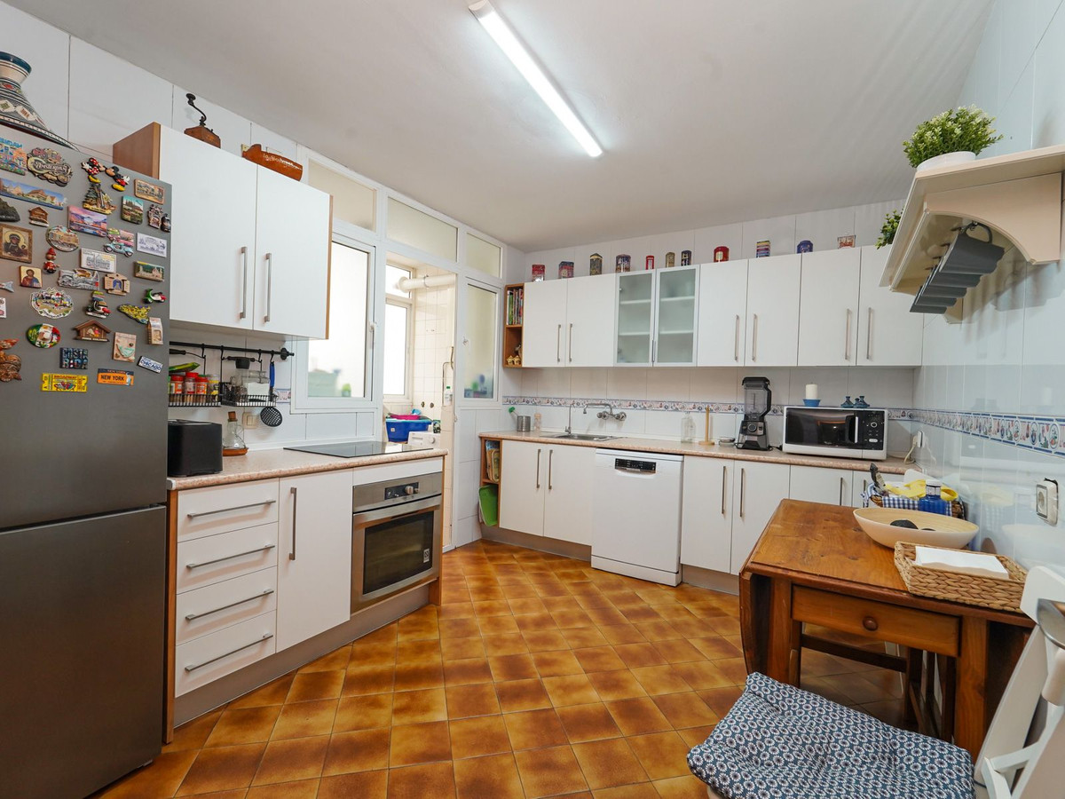 Se vende Apartamento Planta Media de 4 dormitorios en Costa Del Sol, Málaga, España
