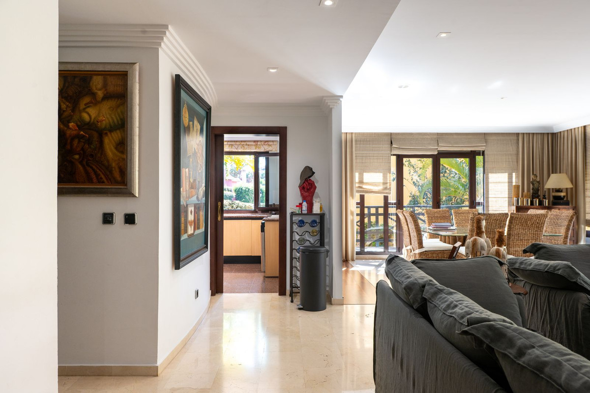 2 Bed Apartment for sale in Puerto Banús Costa Del Sol, Málaga, Spain