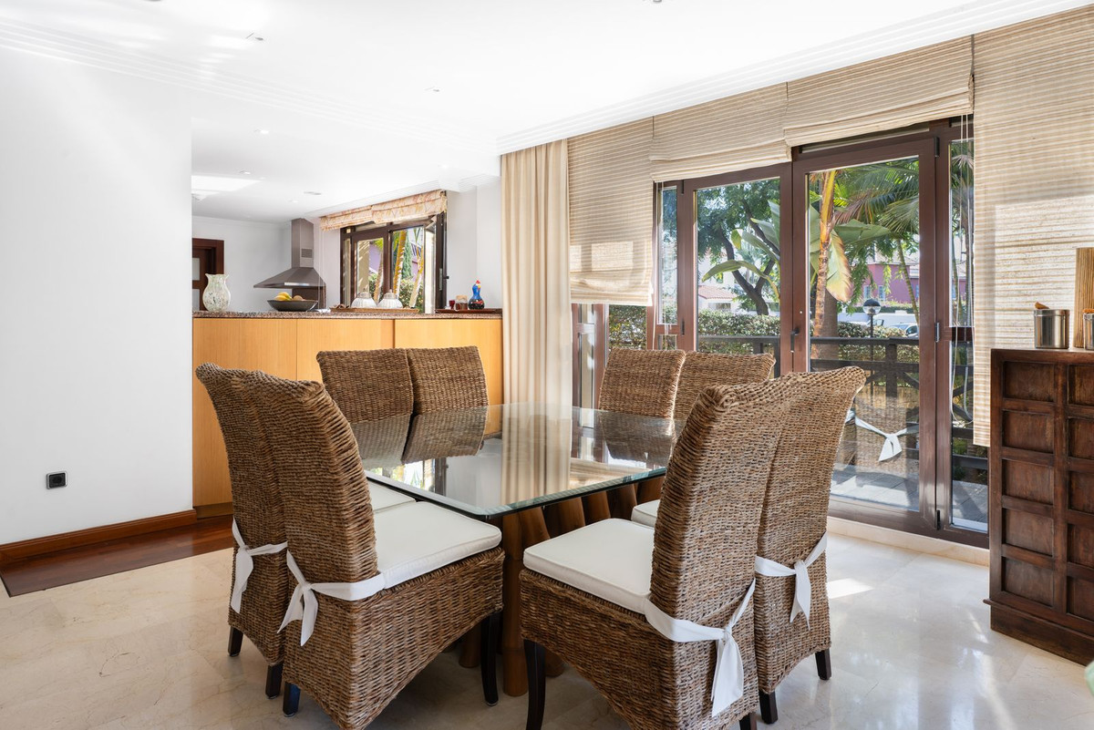 2 Bed Apartment for sale in Puerto Banús Costa Del Sol, Málaga, Spain