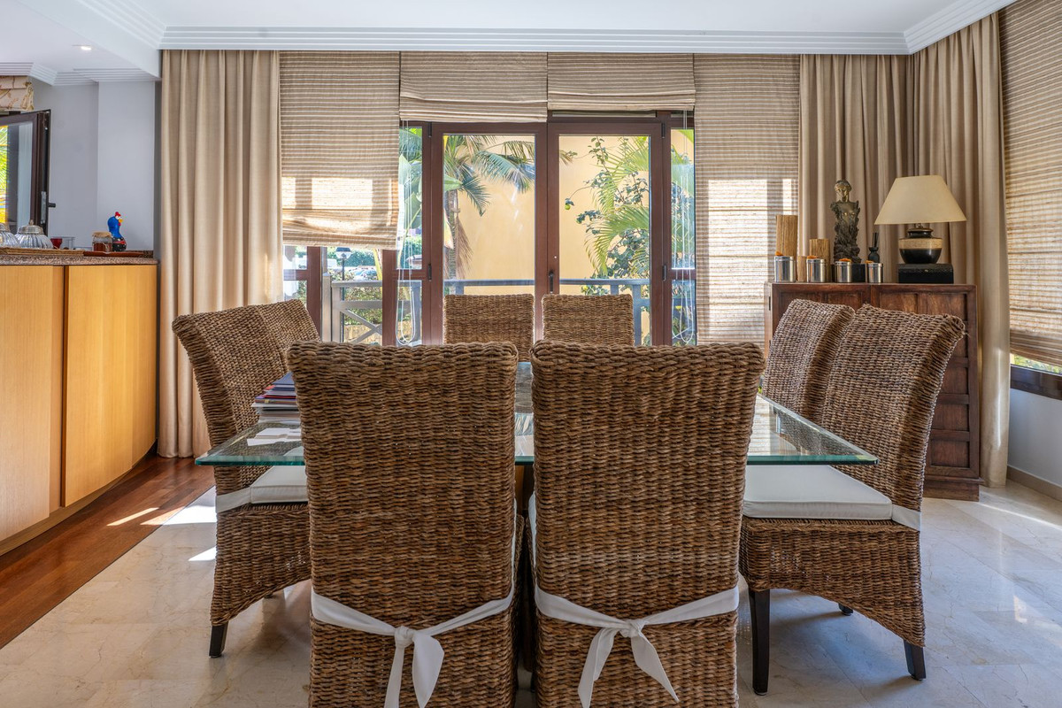 2 Bed Apartment for sale in Puerto Banús Costa Del Sol, Málaga, Spain