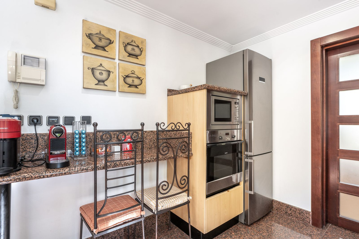 2 Bed Apartment for sale in Puerto Banús Costa Del Sol, Málaga, Spain