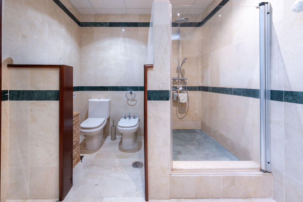 2 Bed Apartment for sale in Puerto Banús Costa Del Sol, Málaga, Spain