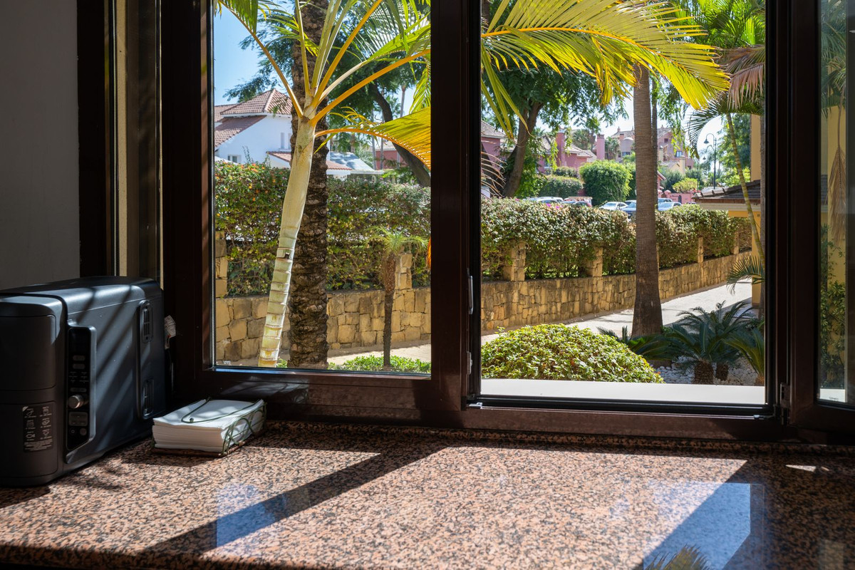 2 Bed Apartment for sale in Puerto Banús Costa Del Sol, Málaga, Spain