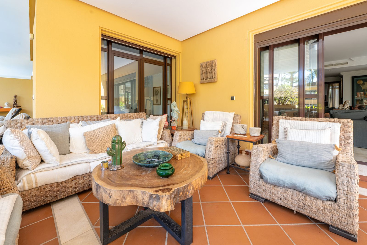 2 Bed Apartment for sale in Puerto Banús Costa Del Sol, Málaga, Spain