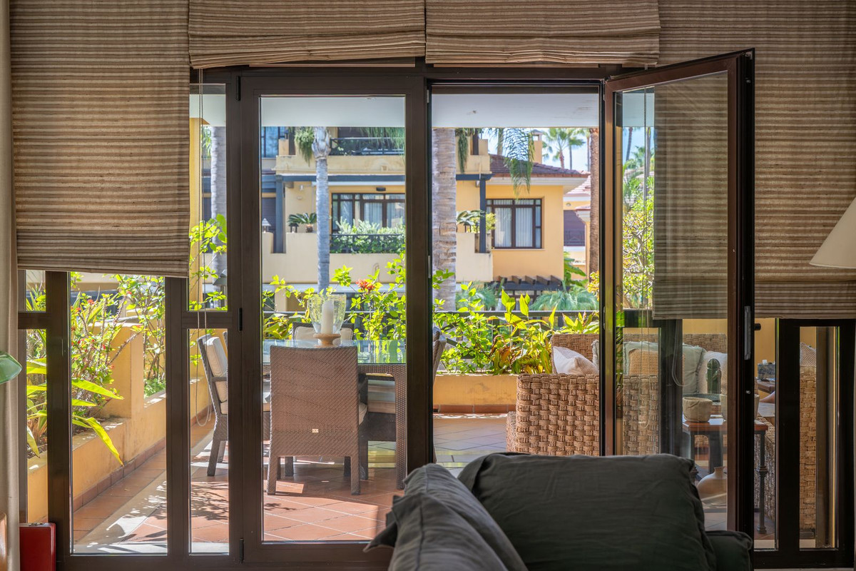 2 Bed Apartment for sale in Puerto Banús Costa Del Sol, Málaga, Spain