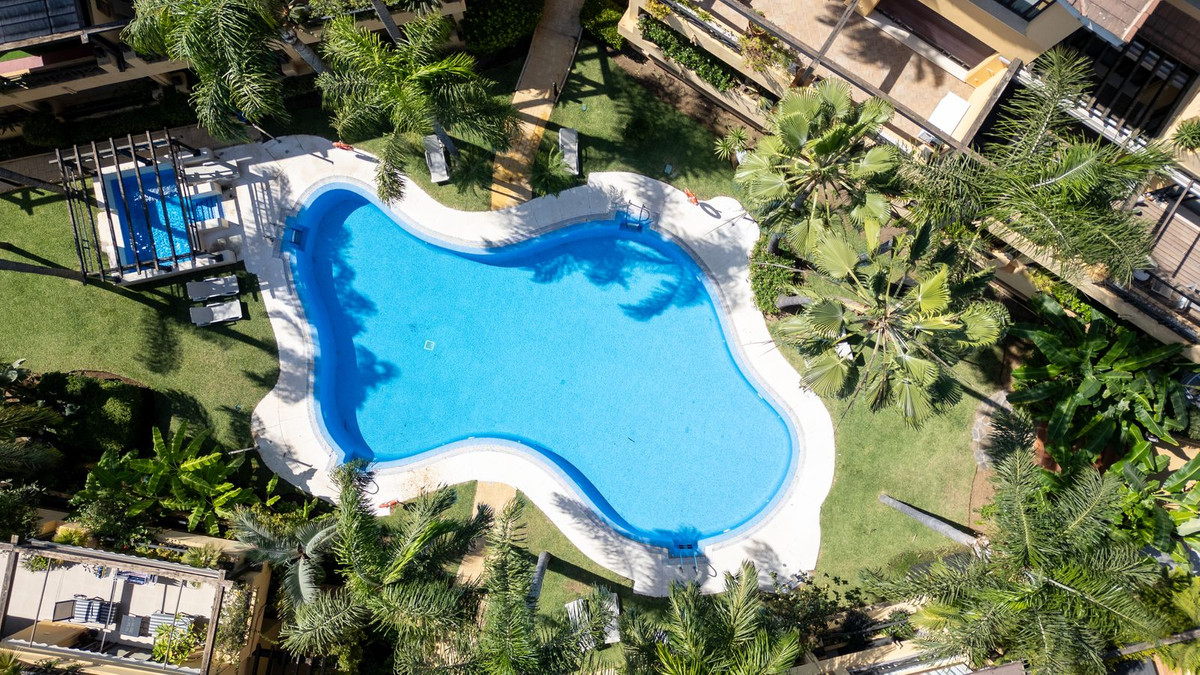2 Bed Apartment for sale in Puerto Banús Costa Del Sol, Málaga, Spain