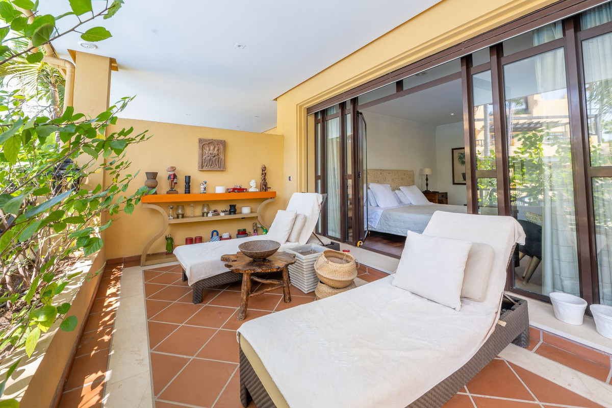 2 Bed Apartment for sale in Puerto Banús Costa Del Sol, Málaga, Spain
