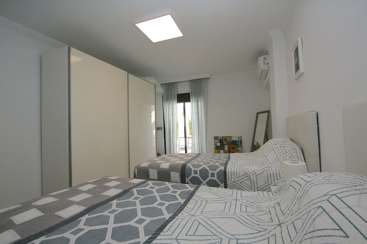 8 Bed Townhouse for sale in Sierrezuela Costa Del Sol, Málaga, Spain