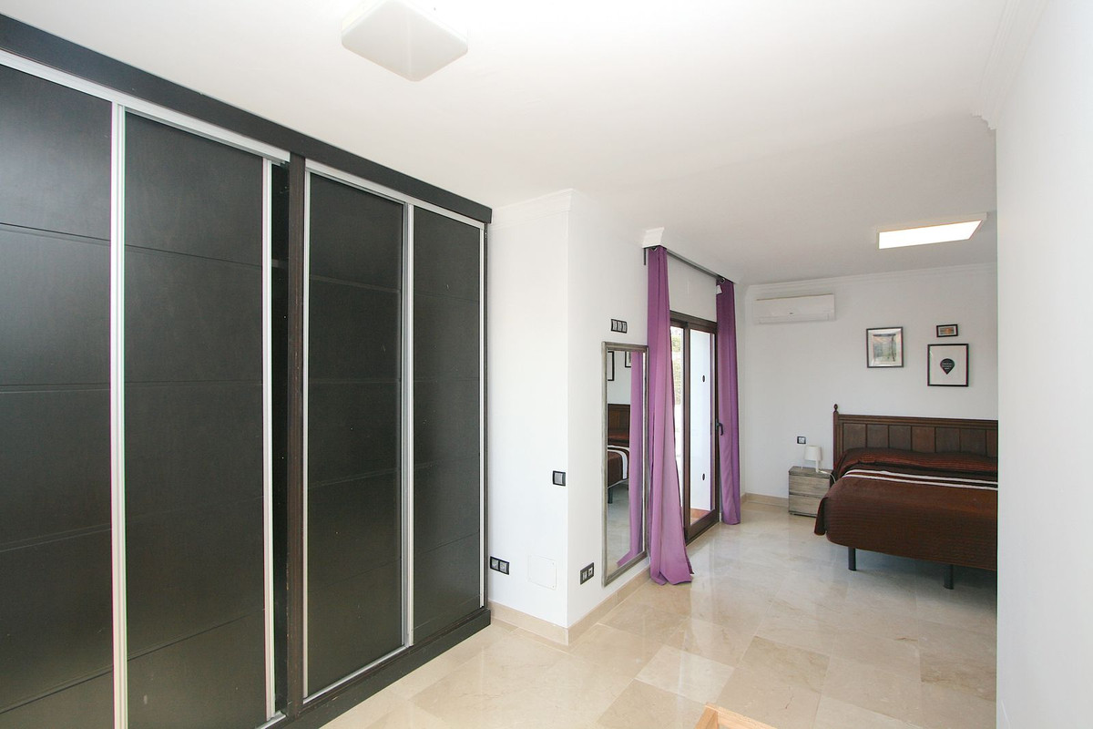 8 Bed Townhouse for sale in Sierrezuela Costa Del Sol, Málaga, Spain
