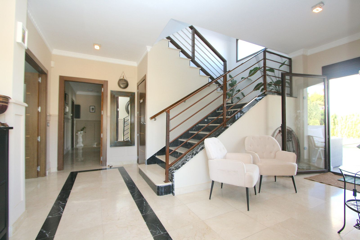 8 Bed Townhouse for sale in Sierrezuela Costa Del Sol, Málaga, Spain
