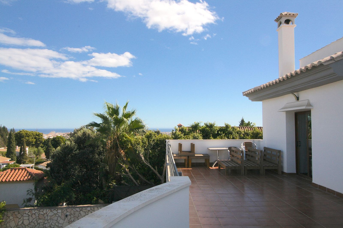 8 Bed Townhouse for sale in Sierrezuela Costa Del Sol, Málaga, Spain