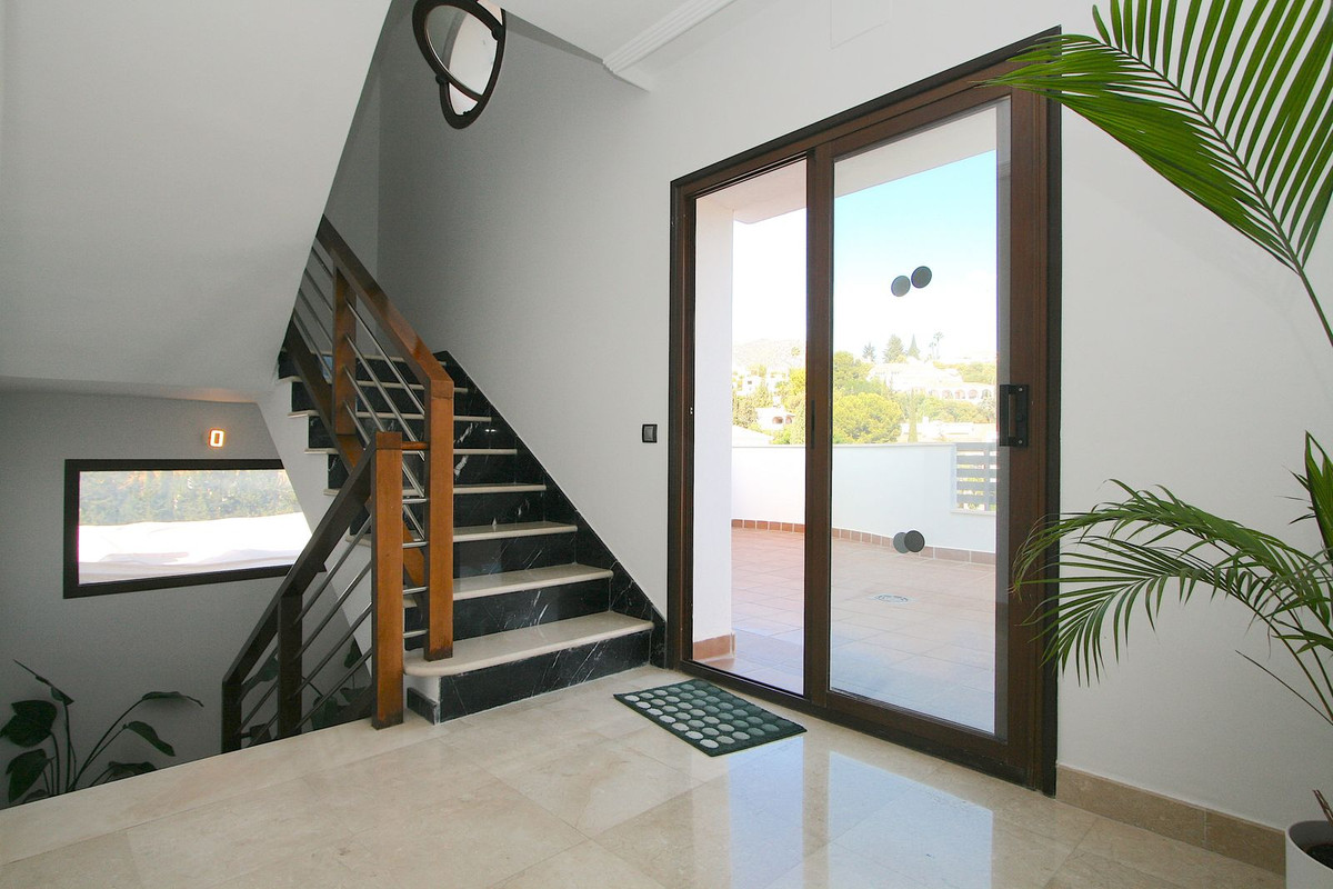 8 Bed Townhouse for sale in Sierrezuela Costa Del Sol, Málaga, Spain